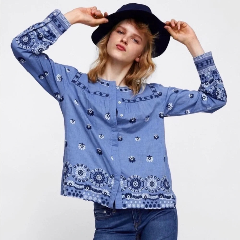 💰Walter Baker Shirt Women Sz L Blue Boho Embroidered  100% Cotton‎